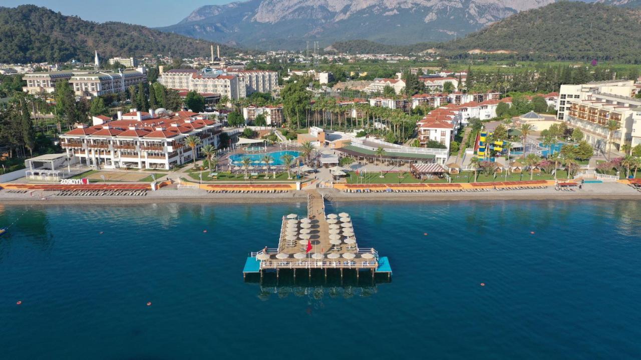 Hotel Aqi Hydros Club à Kemer Extérieur photo Aerial view of the town