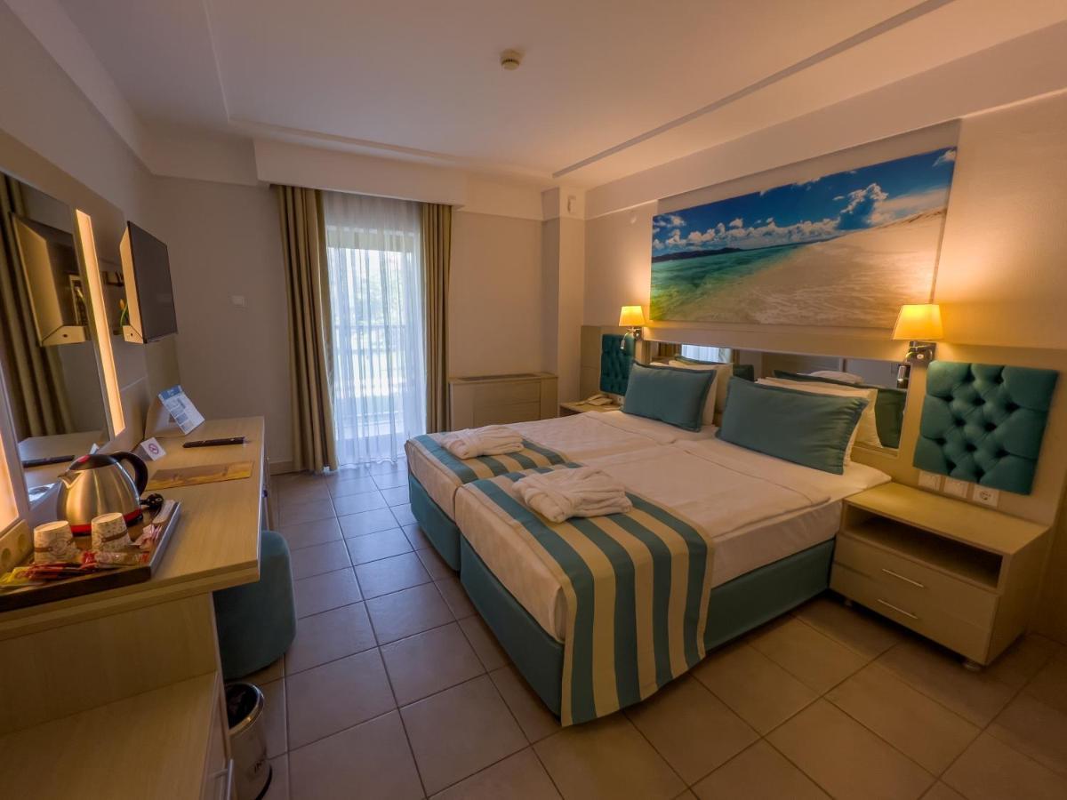 Hotel Aqi Hydros Club à Kemer Extérieur photo A room at the hotel