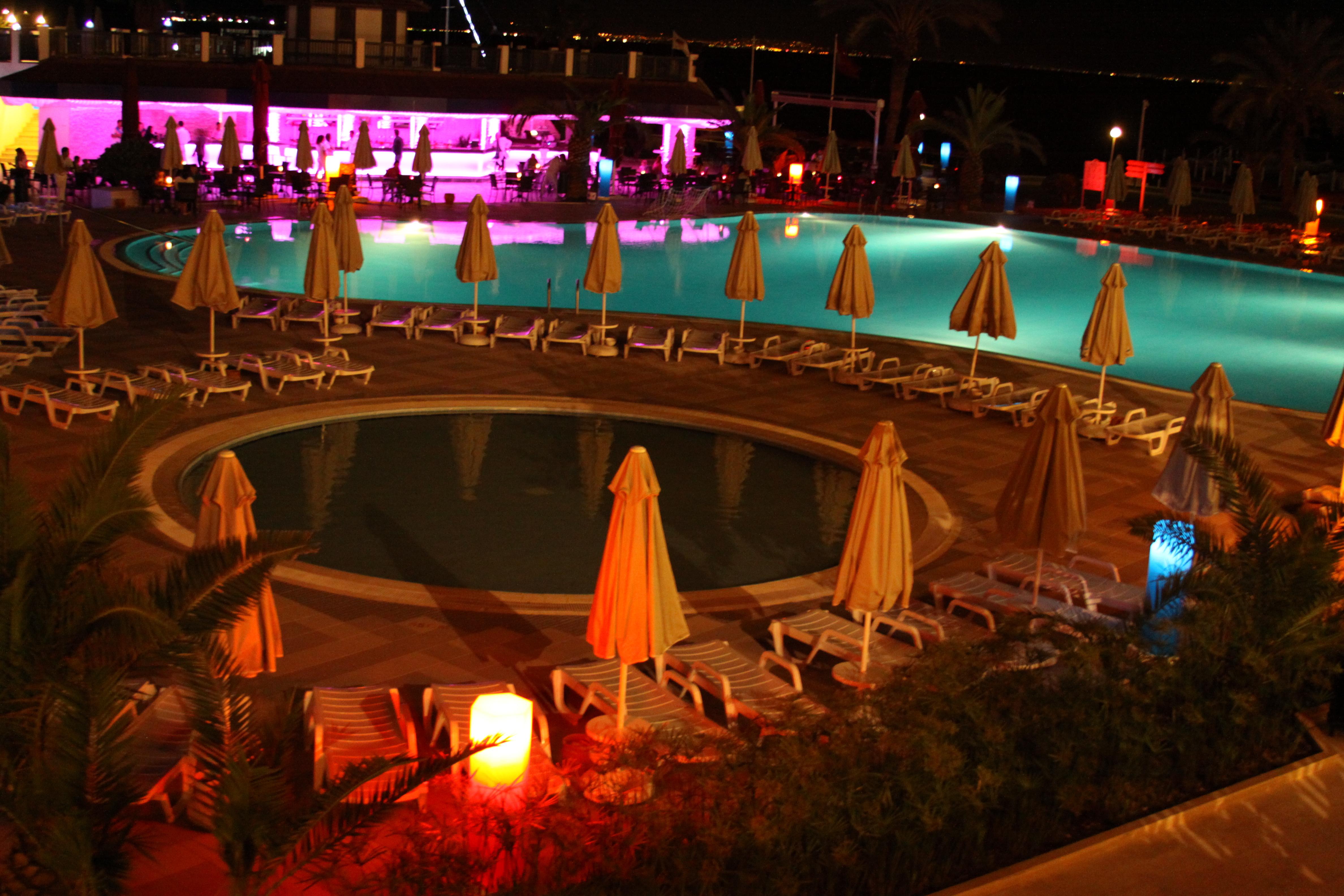 Hotel Aqi Hydros Club à Kemer Extérieur photo The pool at night